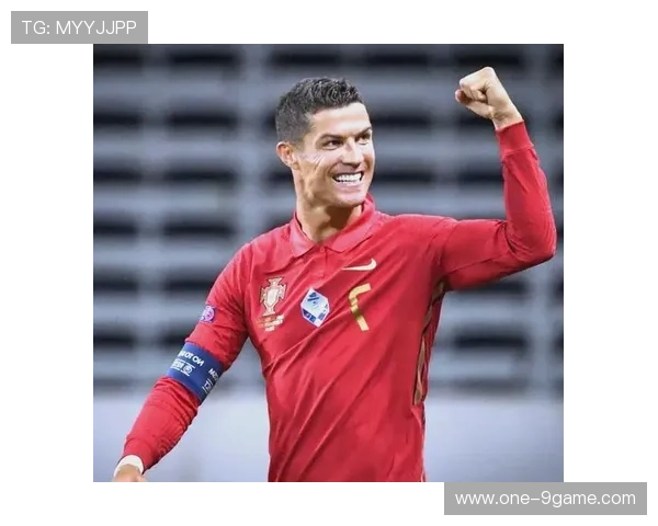 C罗足球传奇绘画作品展现激情与荣耀的完美融合