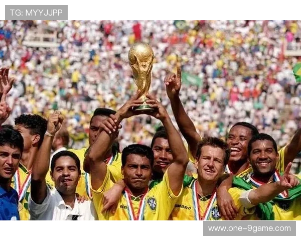 世界杯足球明星高清海报集展现顶级球员风采与荣耀时刻