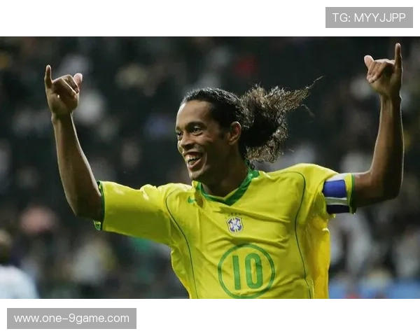 足球10号球星分档分析：全球顶级中场与前锋的精彩对比与排名